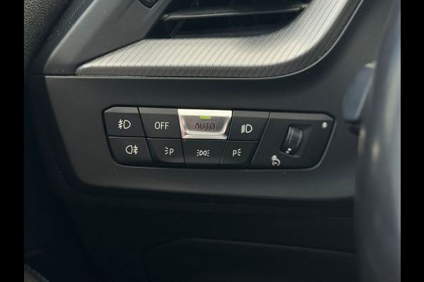 BMW 1-serie 118i M-sport pakket, panoramadak, achteruitrijcamera, Led verlichting,stoelverwarming