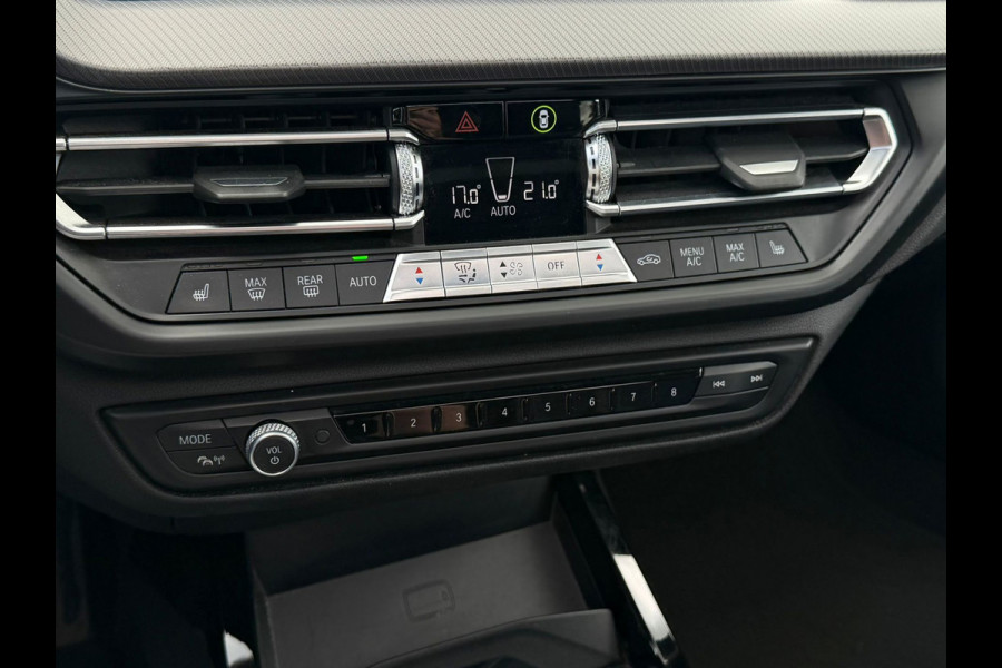 BMW 1-serie 118i M-sport pakket, panoramadak, achteruitrijcamera, Led verlichting,stoelverwarming