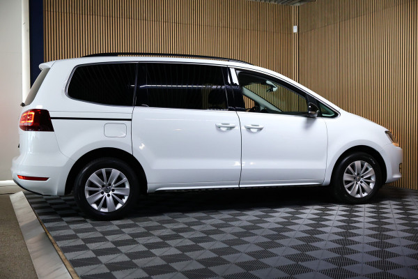 Volkswagen Sharan 1.4 TSI Exclusive Series AVM DSG NAVI CLIMA PDC 7 ZITS STOELVW '21