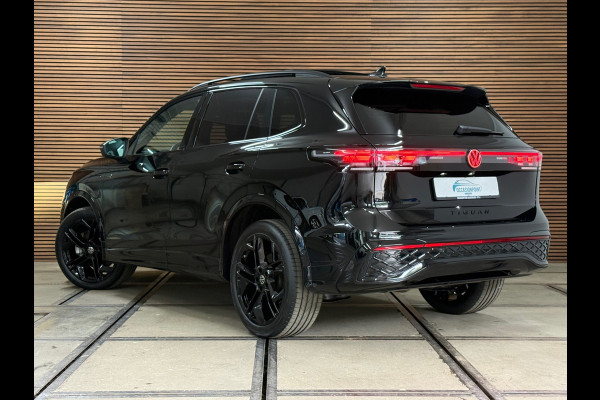 Volkswagen Tiguan 1.5 eTSI R-Line Black|272pk| IQ.Light HD| Pano |H&K | ACC | Side Assist | Trekhaak | DCC Pro | Garantie tot 2030