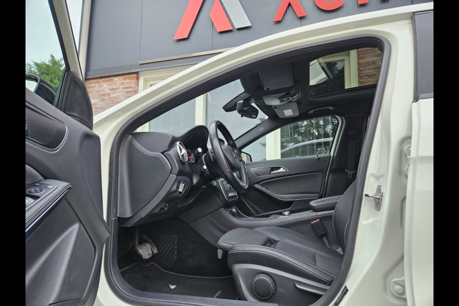 Mercedes-Benz A-Klasse 160 Sport Edition Panorama/Schuifdak! LED! 19INCH! NAP! Automaat! Mooie/Nette Auto!