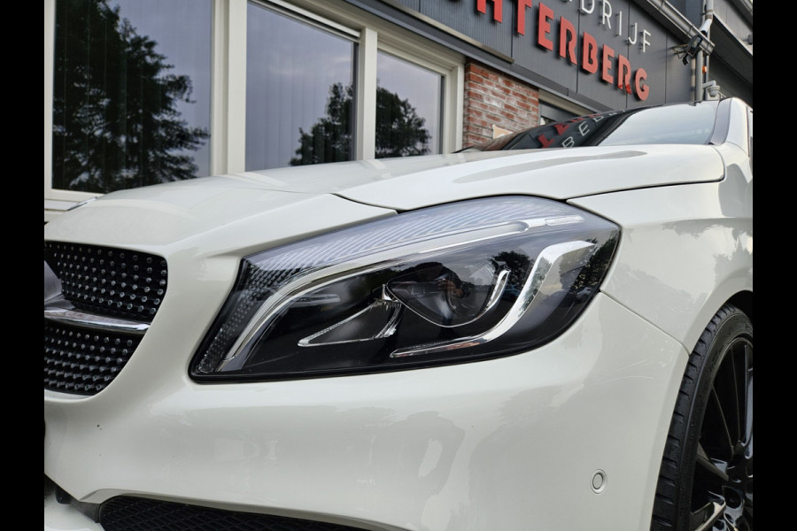 Mercedes-Benz A-Klasse 160 Sport Edition Panorama/Schuifdak! LED! 19INCH! NAP! Automaat! Mooie/Nette Auto!
