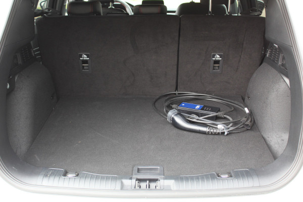 Ford Kuga 2.5-225pk PHEV ST-Line X. Luxe hybride rijden voor een reëel bedrag ! Trekhaak, Winter Pack, Cruise Contol, Climate Control, Camera