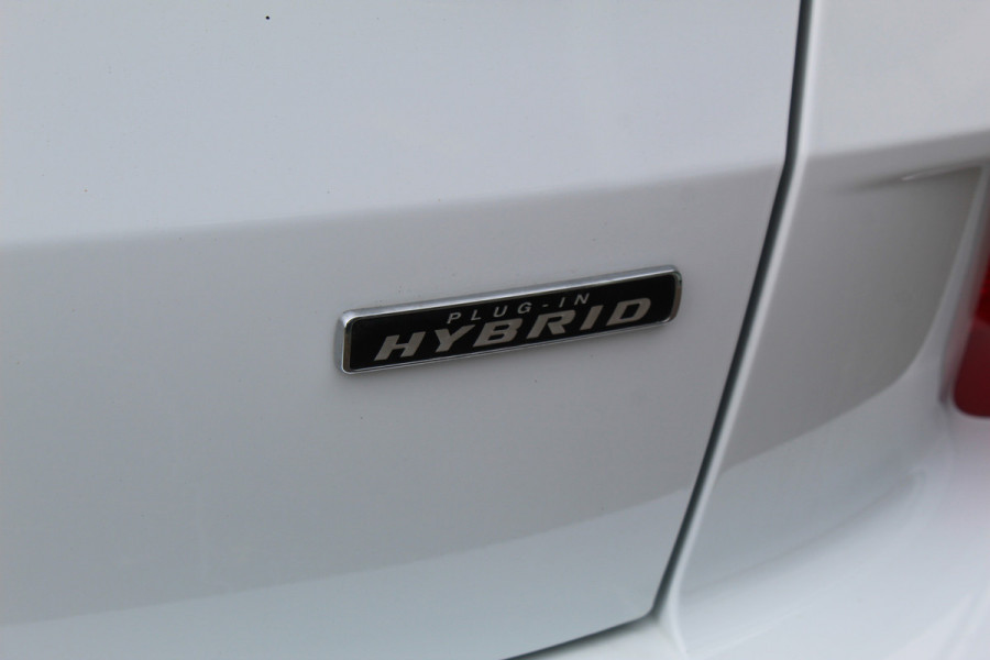 Ford Kuga 2.5-225pk PHEV ST-Line X. Luxe hybride rijden voor een reëel bedrag ! Trekhaak, Winter Pack, Cruise Contol, Climate Control, Camera