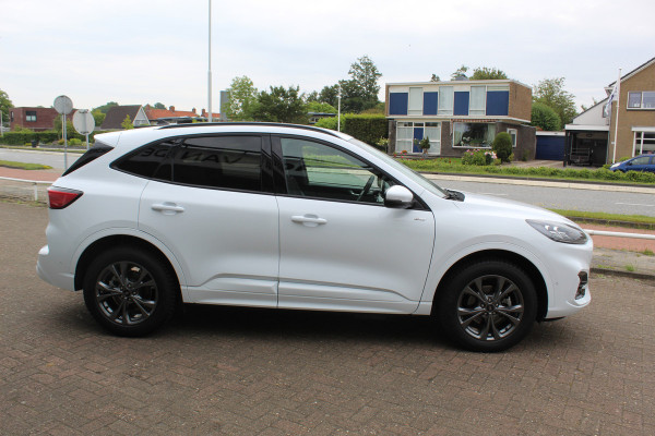 Ford Kuga 2.5-225pk PHEV ST-Line X. Luxe hybride rijden voor een reëel bedrag ! Trekhaak, Winter Pack, Cruise Contol, Climate Control, Camera