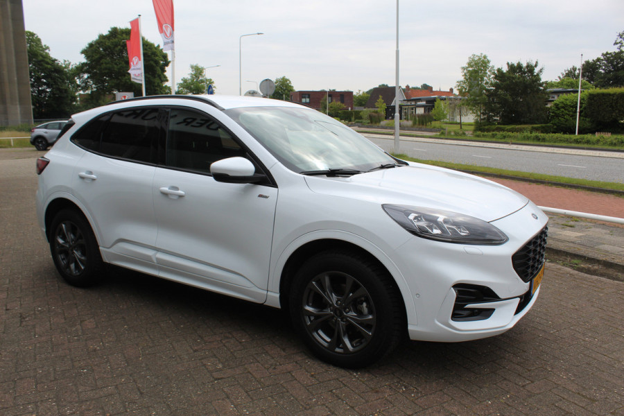 Ford Kuga 2.5-225pk PHEV ST-Line X. Luxe hybride rijden voor een reëel bedrag ! Trekhaak, Winter Pack, Cruise Contol, Climate Control, Camera