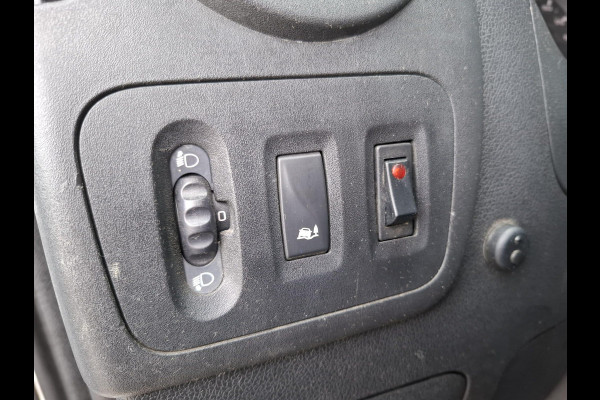 Renault Master T35 2.3 dCi L2H2 AIRCO / CRUISE CONTROLE / IMPERIAL / TREKHAAK / EURO 6
