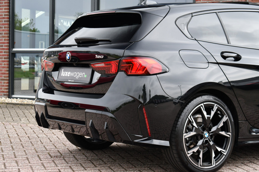 BMW 1-serie 120 M-Sport Pano ACC 360 HUD Massage H/K 19inch El-Klep