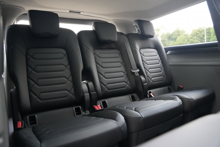 Ford Tourneo Custom 340 2.5 PHEV L2H1 Titanium X 232pk | ACC | Pano | B&O | Elek. schuifdeuren | 360 camera | Elek-Trekhaak | Prijs excl. BTW