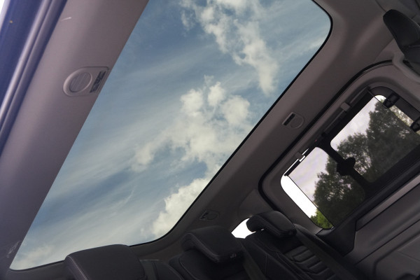 Ford Tourneo Custom 340 2.5 PHEV L2H1 Titanium X 232pk | ACC | Pano | B&O | Elek. schuifdeuren | 360 camera | Elek-Trekhaak | Prijs excl. BTW