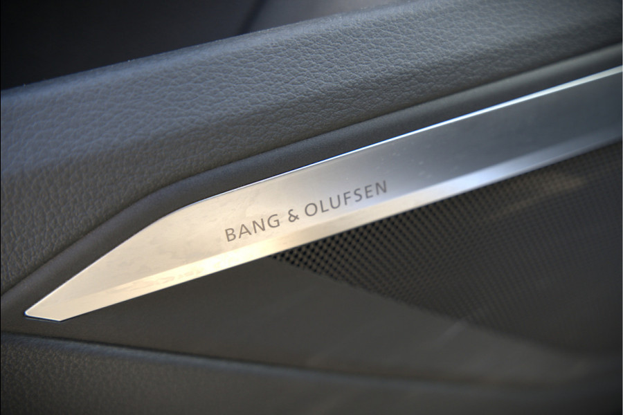 Audi e-tron e-tron 55 quattro advanced Pro Line Plus 95 kWh | Panoramadak | Bang & Olufsen | Stoelkoeling | Stoelverwarming | Massage | Head-Up Display | 360 Camera | Matrix LED | Luchtvering | Memory Seats | Elektrisch Verstelbare Stoelen |