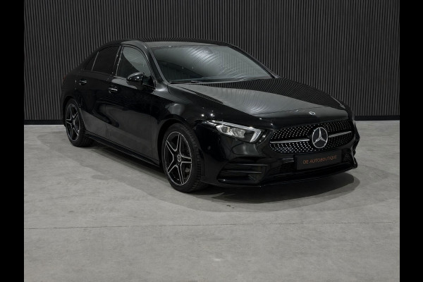 Mercedes-Benz A-Klasse 200 Launch Edition AMG / Camera / CarPlay / Cruise / PDC