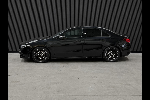 Mercedes-Benz A-Klasse 200 Launch Edition AMG / Camera / CarPlay / Cruise / PDC