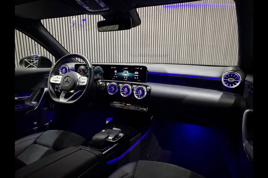 Mercedes-Benz A-Klasse 200 Launch Edition AMG / Camera / CarPlay / Cruise / PDC