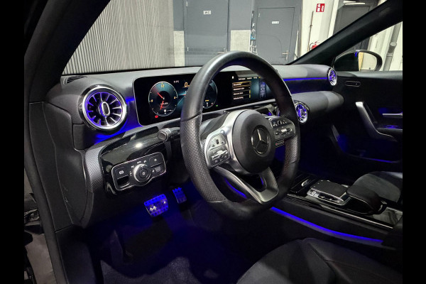 Mercedes-Benz A-Klasse 200 Launch Edition AMG / Camera / CarPlay / Cruise / PDC