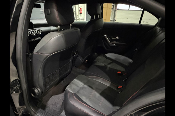 Mercedes-Benz A-Klasse 200 Launch Edition AMG / Camera / CarPlay / Cruise / PDC