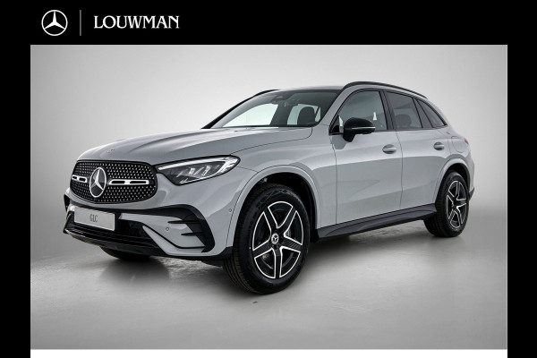 Mercedes-Benz GLC 300e 4MATIC Business Solution AMG | Advanced plus | Nightpakket | Parkeerpakket met achteruitcamera | Trekhaak | Middenconsole metaalstructuur | 19” vijfspaaks lichtmetalen AMG-velgen | URBAN GUARD Plus | Warmtewerend, donkergetint glas |