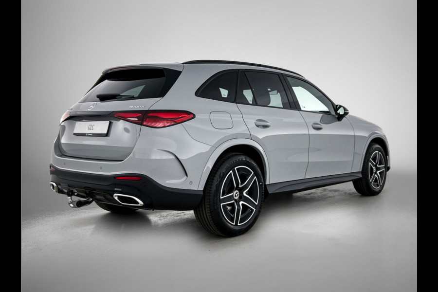 Mercedes-Benz GLC 300e 4MATIC Business Solution AMG | Advanced plus | Nightpakket | Parkeerpakket met achteruitcamera | Trekhaak | Middenconsole metaalstructuur | 19” vijfspaaks lichtmetalen AMG-velgen | URBAN GUARD Plus | Warmtewerend, donkergetint glas |