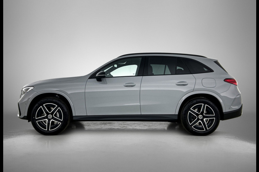 Mercedes-Benz GLC 300e 4MATIC Business Solution AMG | Advanced plus | Nightpakket | Parkeerpakket met achteruitcamera | Trekhaak | Middenconsole metaalstructuur | 19” vijfspaaks lichtmetalen AMG-velgen | URBAN GUARD Plus | Warmtewerend, donkergetint glas |