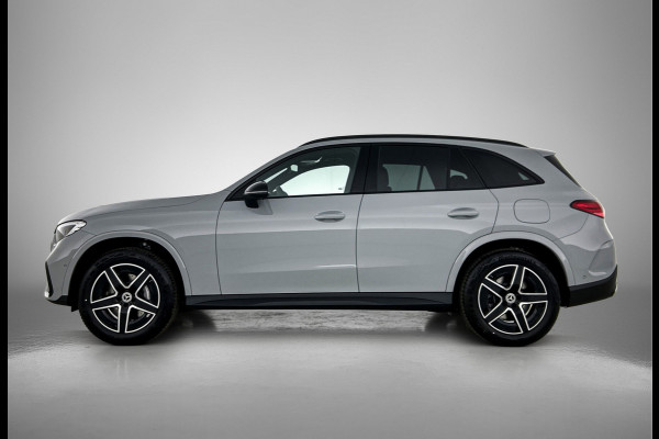 Mercedes-Benz GLC 300e 4MATIC Business Solution AMG | Advanced plus | Nightpakket | Parkeerpakket met achteruitcamera | Trekhaak | Middenconsole metaalstructuur | 19” vijfspaaks lichtmetalen AMG-velgen | URBAN GUARD Plus | Warmtewerend, donkergetint glas |
