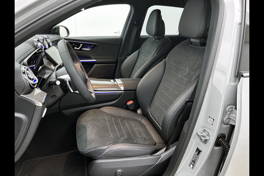 Mercedes-Benz GLC 300e 4MATIC Business Solution AMG | Advanced plus | Nightpakket | Parkeerpakket met achteruitcamera | Trekhaak | Middenconsole metaalstructuur | 19” vijfspaaks lichtmetalen AMG-velgen | URBAN GUARD Plus | Warmtewerend, donkergetint glas |