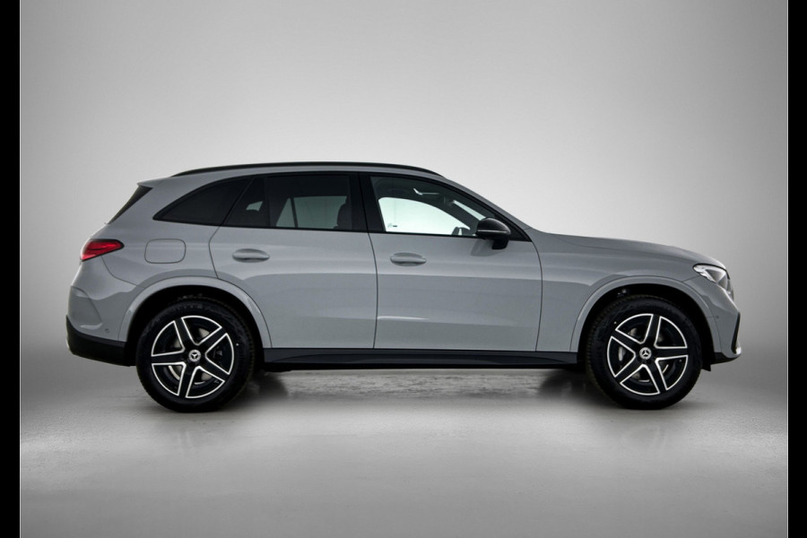 Mercedes-Benz GLC 300e 4MATIC Business Solution AMG | Advanced plus | Nightpakket | Parkeerpakket met achteruitcamera | Trekhaak | Middenconsole metaalstructuur | 19” vijfspaaks lichtmetalen AMG-velgen | URBAN GUARD Plus | Warmtewerend, donkergetint glas |