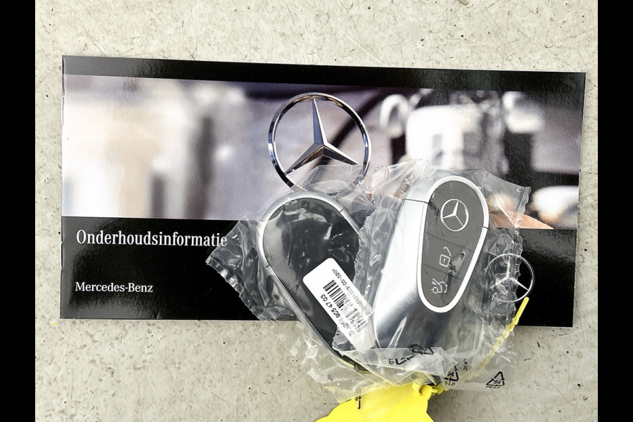 Mercedes-Benz GLC 300e 4MATIC Business Solution AMG | Advanced plus | Nightpakket | Parkeerpakket met achteruitcamera | Trekhaak | Middenconsole metaalstructuur | 19” vijfspaaks lichtmetalen AMG-velgen | URBAN GUARD Plus | Warmtewerend, donkergetint glas |
