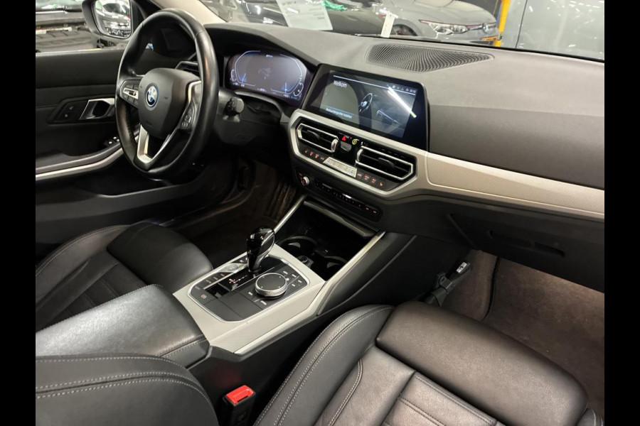 BMW 3 Serie Touring 320e Business Edition Plus | Stoelverwarming | Cruise Control | Apple Carplay | Navigatie | Laser Light | HIFI | Parkeersensoren | Grootlichtassistent | DAB |