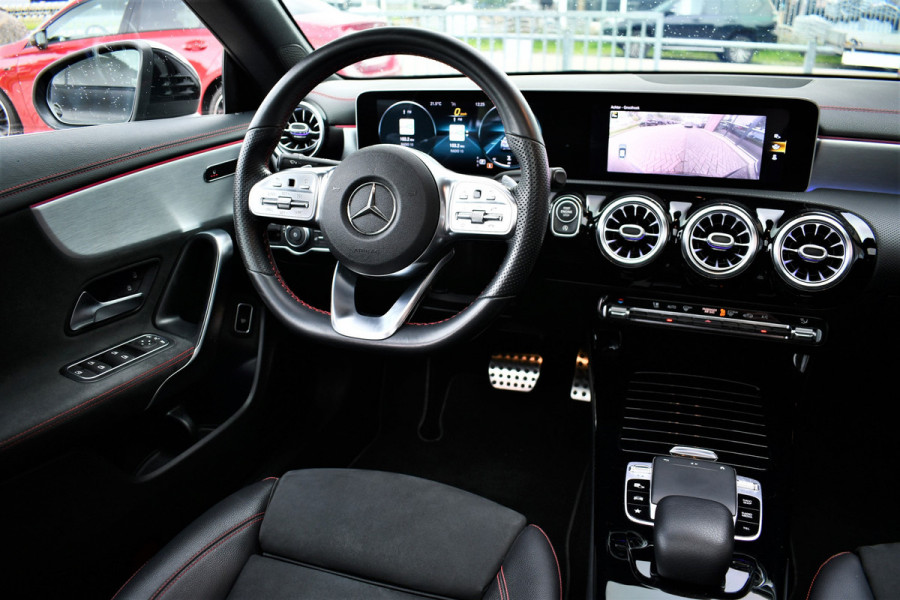 Mercedes-Benz CLA-Klasse 220 AMG 45 Look Pano Night 19inch Sportuilaat