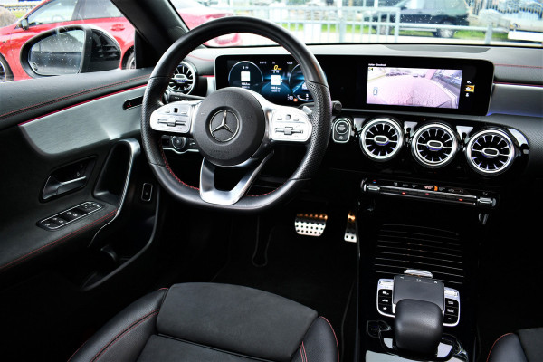 Mercedes-Benz CLA-Klasse 220 AMG 45 Look Pano Night 19inch Sportuilaat