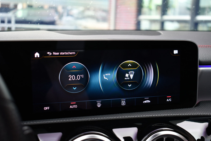 Mercedes-Benz CLA-Klasse 220 AMG 45 Look Pano Night 19inch Sportuilaat