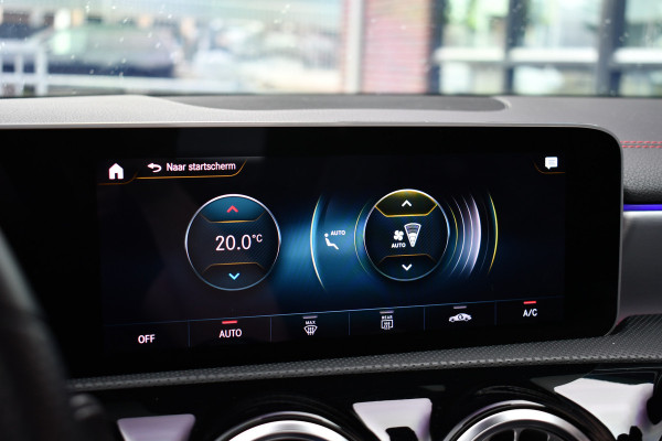 Mercedes-Benz CLA-Klasse 220 AMG 45 Look Pano Night 19inch Sportuilaat