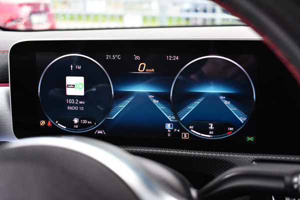 Mercedes-Benz CLA-Klasse 220 AMG 45 Look Pano Night 19inch Sportuilaat