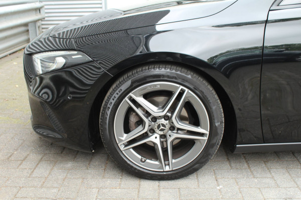 Mercedes-Benz A-Klasse 180 136pk Business Solution AUTOMAAT Widescreen 18"AMG LMV