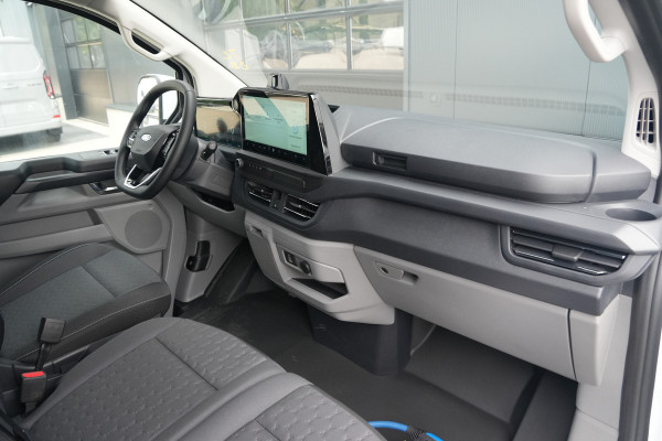 Ford E-Transit Custom 320 L1H1 Limited 71 kWh 218pk - Keyless - Stoelverwarming - Camera - Carplay - Rijklaar