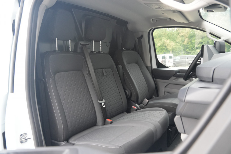 Ford E-Transit Custom 320 L1H1 Limited 71 kWh 218pk - Keyless - Stoelverwarming - Camera - Carplay - Rijklaar