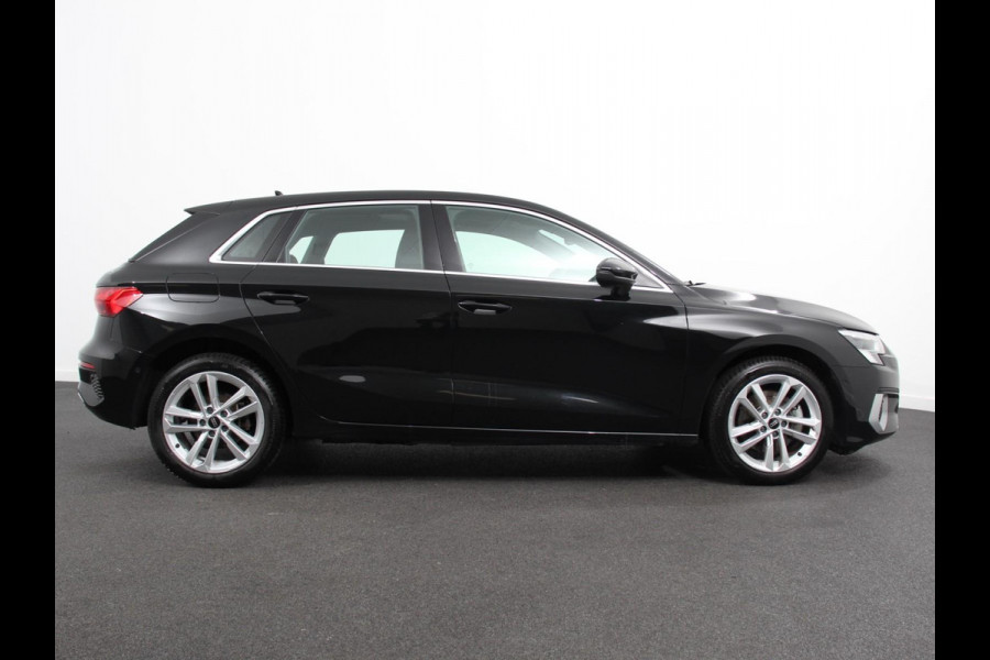Audi A3 Sportback 40 TFSI e PHEV 204pk Advanced S Tronic Panorama dak Climate control Adaptieve cruise control LED Parkeersensoren Keyless Navigatie Verwarmde voorstoelen Apple Carplay/ Android Auto