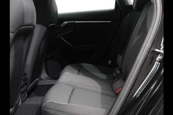 Audi A3 Sportback 40 TFSI e PHEV 204pk Advanced S Tronic Panorama dak Climate control Adaptieve cruise control LED Parkeersensoren Keyless Navigatie Verwarmde voorstoelen Apple Carplay/ Android Auto