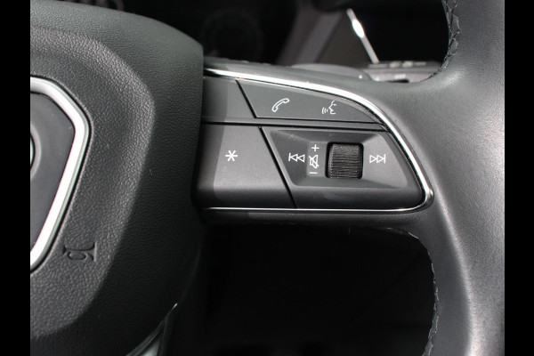Audi A3 Sportback 40 TFSI e PHEV 204pk Advanced S Tronic Panorama dak Climate control Adaptieve cruise control LED Parkeersensoren Keyless Navigatie Verwarmde voorstoelen Apple Carplay/ Android Auto