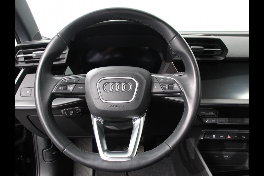 Audi A3 Sportback 40 TFSI e PHEV 204pk Advanced S Tronic Panorama dak Climate control Adaptieve cruise control LED Parkeersensoren Keyless Navigatie Verwarmde voorstoelen Apple Carplay/ Android Auto