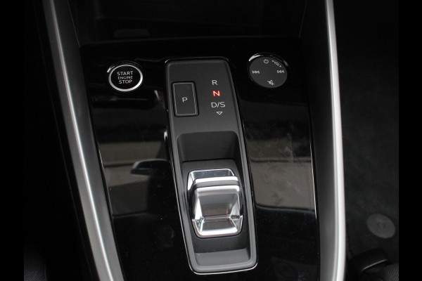 Audi A3 Sportback 40 TFSI e PHEV 204pk Advanced S Tronic Panorama dak Climate control Adaptieve cruise control LED Parkeersensoren Keyless Navigatie Verwarmde voorstoelen Apple Carplay/ Android Auto