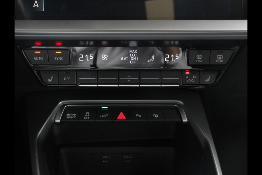 Audi A3 Sportback 40 TFSI e PHEV 204pk Advanced S Tronic Panorama dak Climate control Adaptieve cruise control LED Parkeersensoren Keyless Navigatie Verwarmde voorstoelen Apple Carplay/ Android Auto