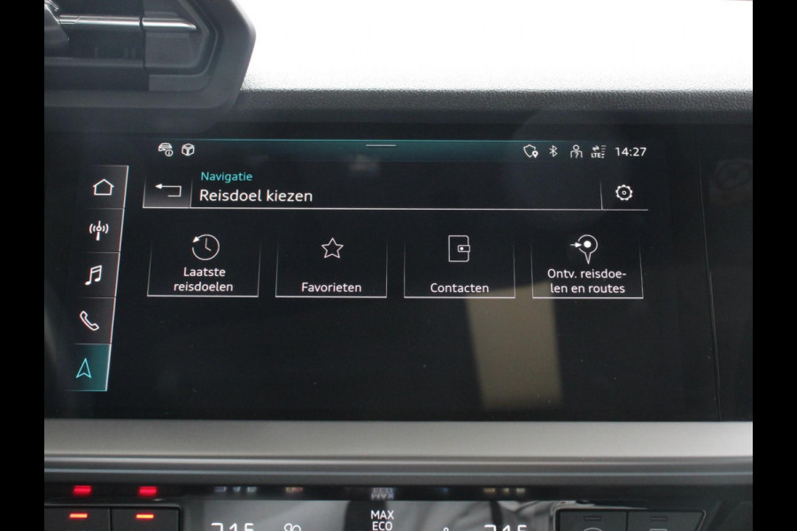 Audi A3 Sportback 40 TFSI e PHEV 204pk Advanced S Tronic Panorama dak Climate control Adaptieve cruise control LED Parkeersensoren Keyless Navigatie Verwarmde voorstoelen Apple Carplay/ Android Auto