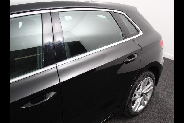 Audi A3 Sportback 40 TFSI e PHEV 204pk Advanced S Tronic Panorama dak Climate control Adaptieve cruise control LED Parkeersensoren Keyless Navigatie Verwarmde voorstoelen Apple Carplay/ Android Auto