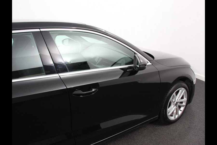 Audi A3 Sportback 40 TFSI e PHEV 204pk Advanced S Tronic Panorama dak Climate control Adaptieve cruise control LED Parkeersensoren Keyless Navigatie Verwarmde voorstoelen Apple Carplay/ Android Auto