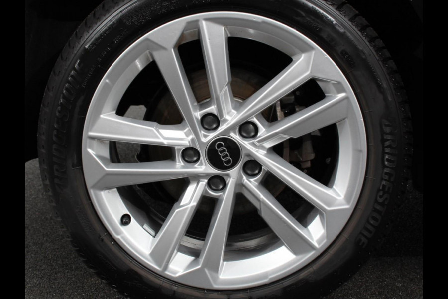 Audi A3 Sportback 40 TFSI e PHEV 204pk Advanced S Tronic Panorama dak Climate control Adaptieve cruise control LED Parkeersensoren Keyless Navigatie Verwarmde voorstoelen Apple Carplay/ Android Auto