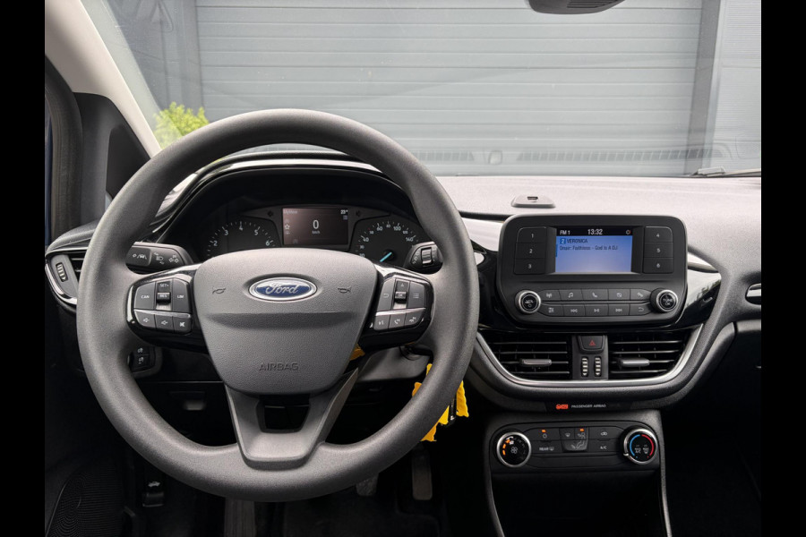 Ford Fiesta 1.1 Trend Airco,Cruise,Lm velgen,Pdc,N.A.P,Apk tot 02-2027