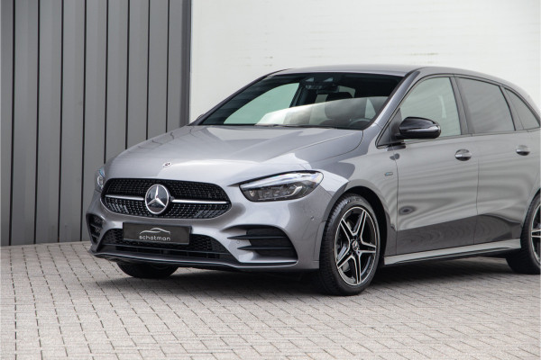 Mercedes-Benz B-Klasse 250 e AMG Night Edition, Widescreen, Trekhaak, Camera, Hybride