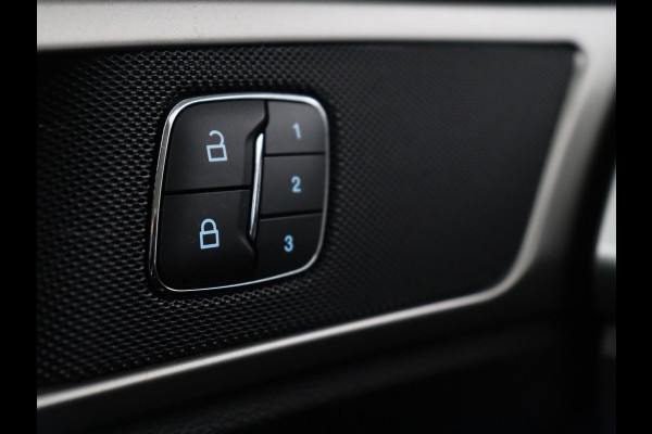 Ford Mondeo 2.0 IVCT HEV Vignale | Navigatie | Stoelverwarming | Cruise Control | Carplay | Climate control | Leer | Automaat