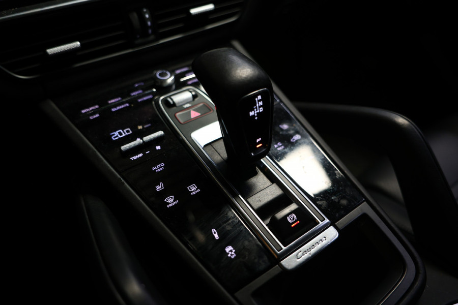 Porsche Cayenne Coupé 3.0 E-Hybrid KRIJT NAVI CAMERA TREKHAAK CARPLAY "20